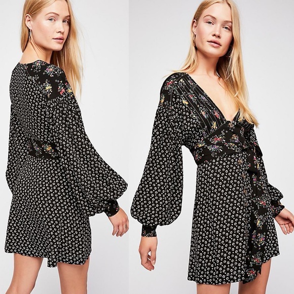 Free People Dresses & Skirts - Free People Wonderland Mini Dress Black Floral